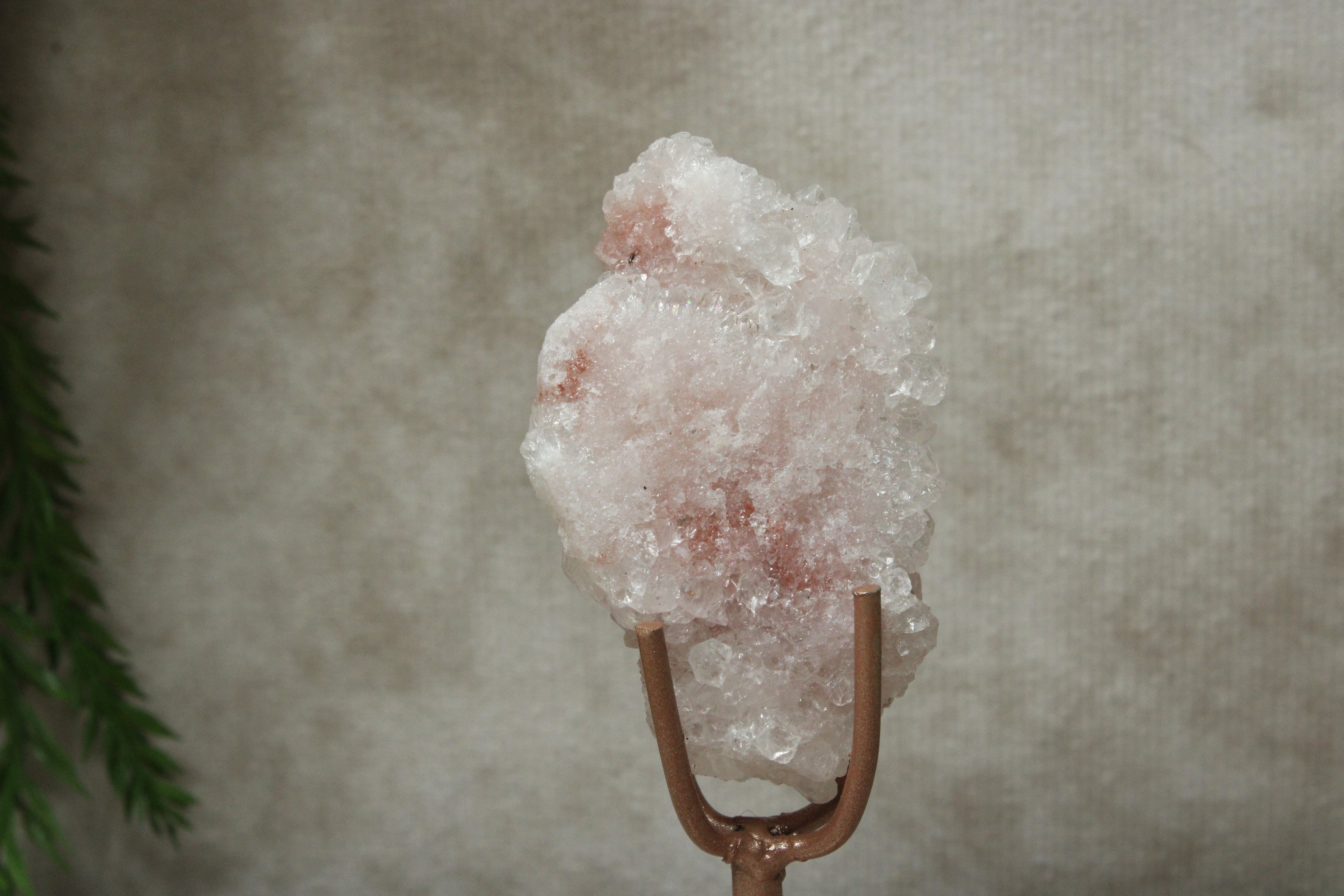 Roze amethist op standaard #1714