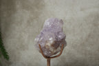 Roze amethist cluster op standaard #1660