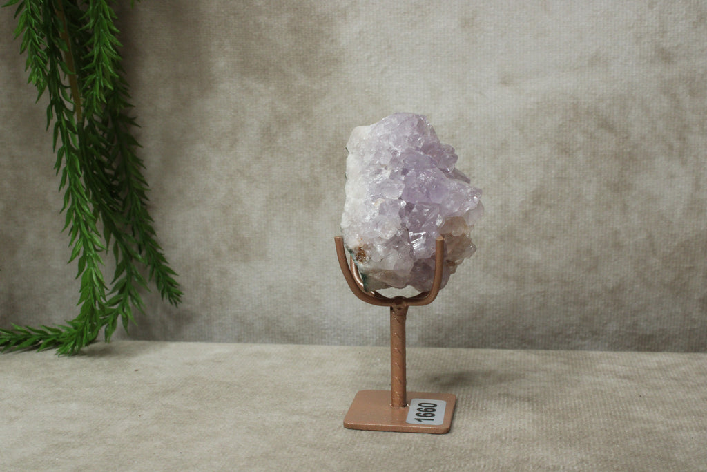 Roze amethist cluster op standaard #1660