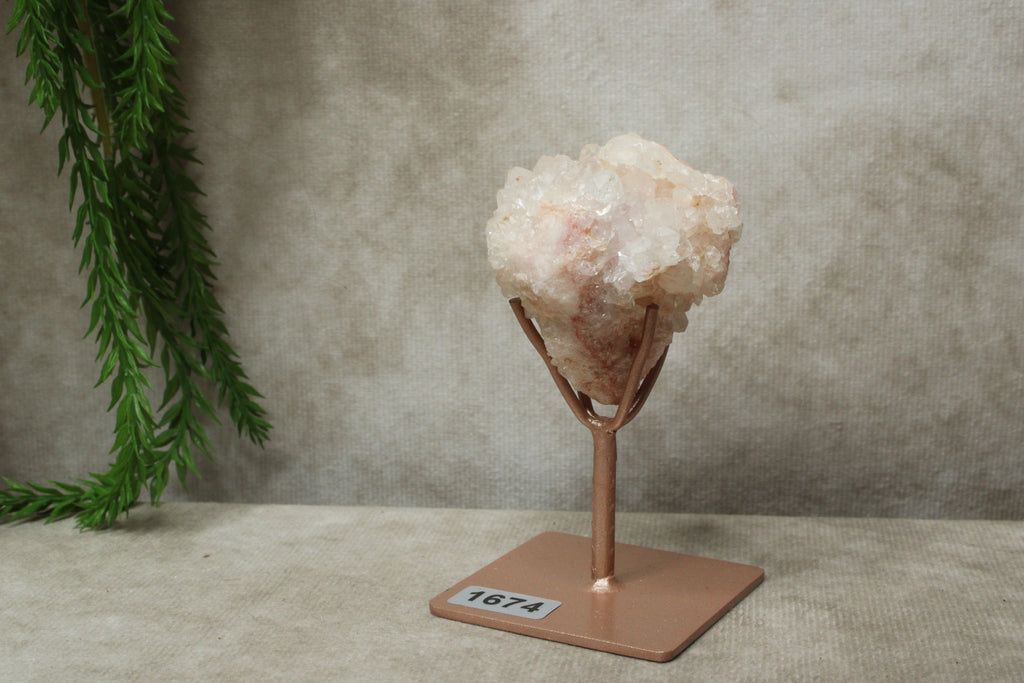 Roze amethist op standaard #1674