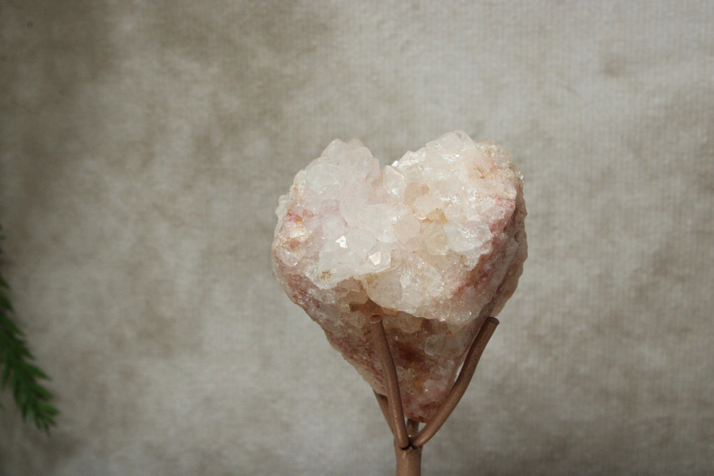 Roze amethist op standaard #1674