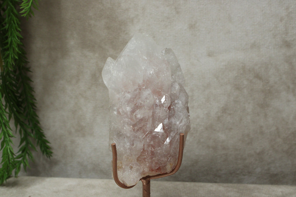 Roze amethist cluster op standaard #1644