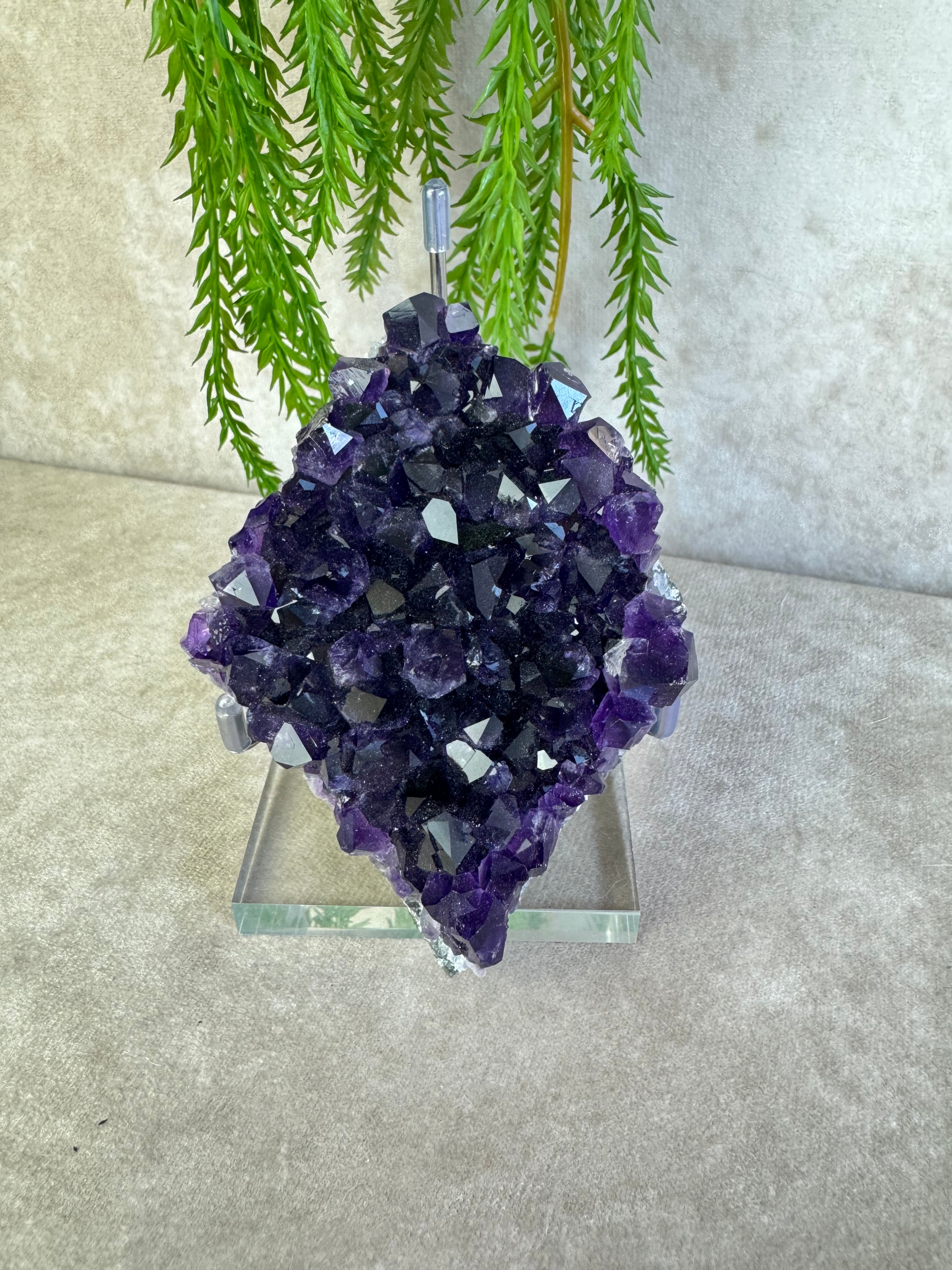 Amethist cluster #0642