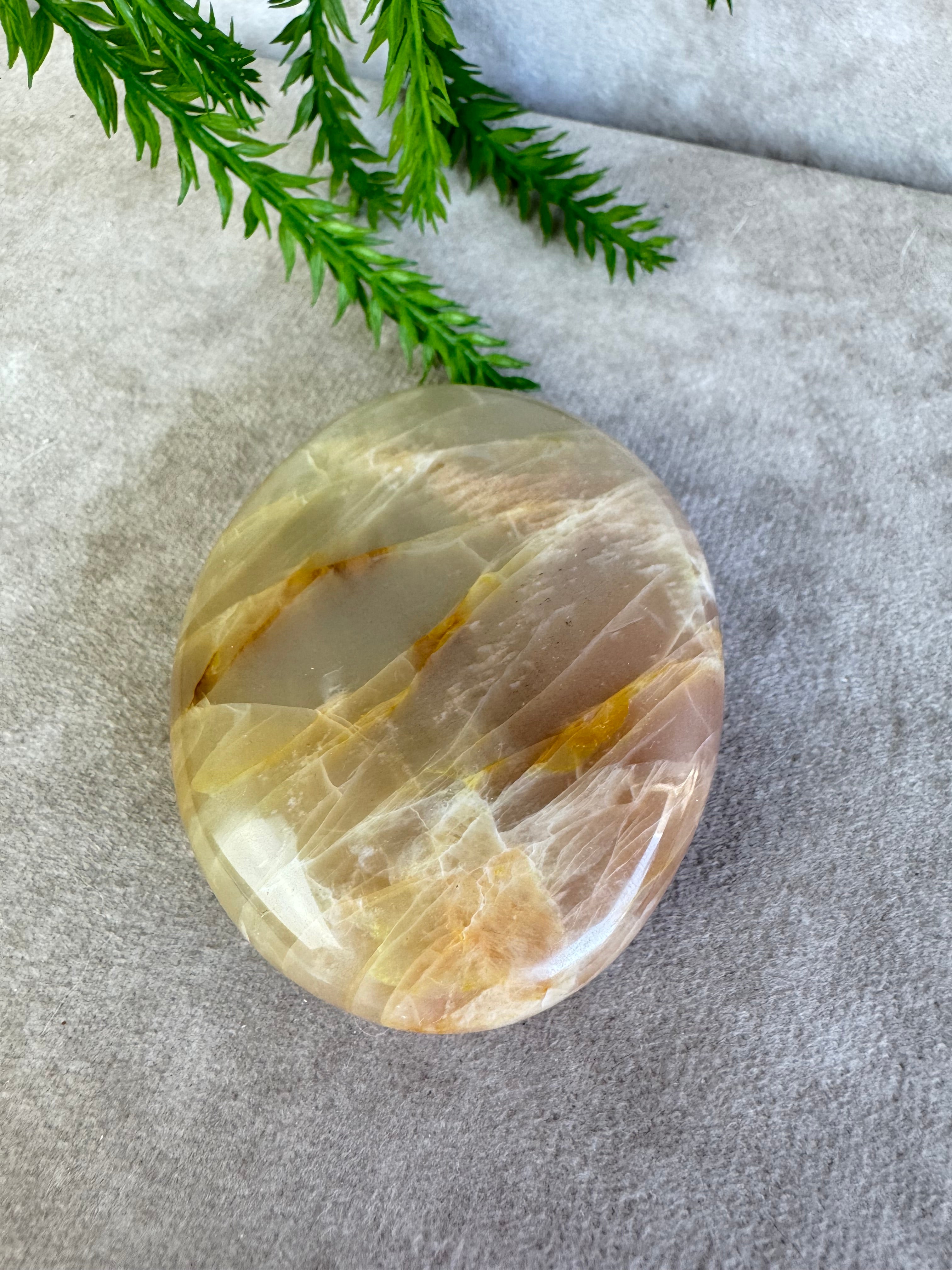 Handsteen maansteen #32