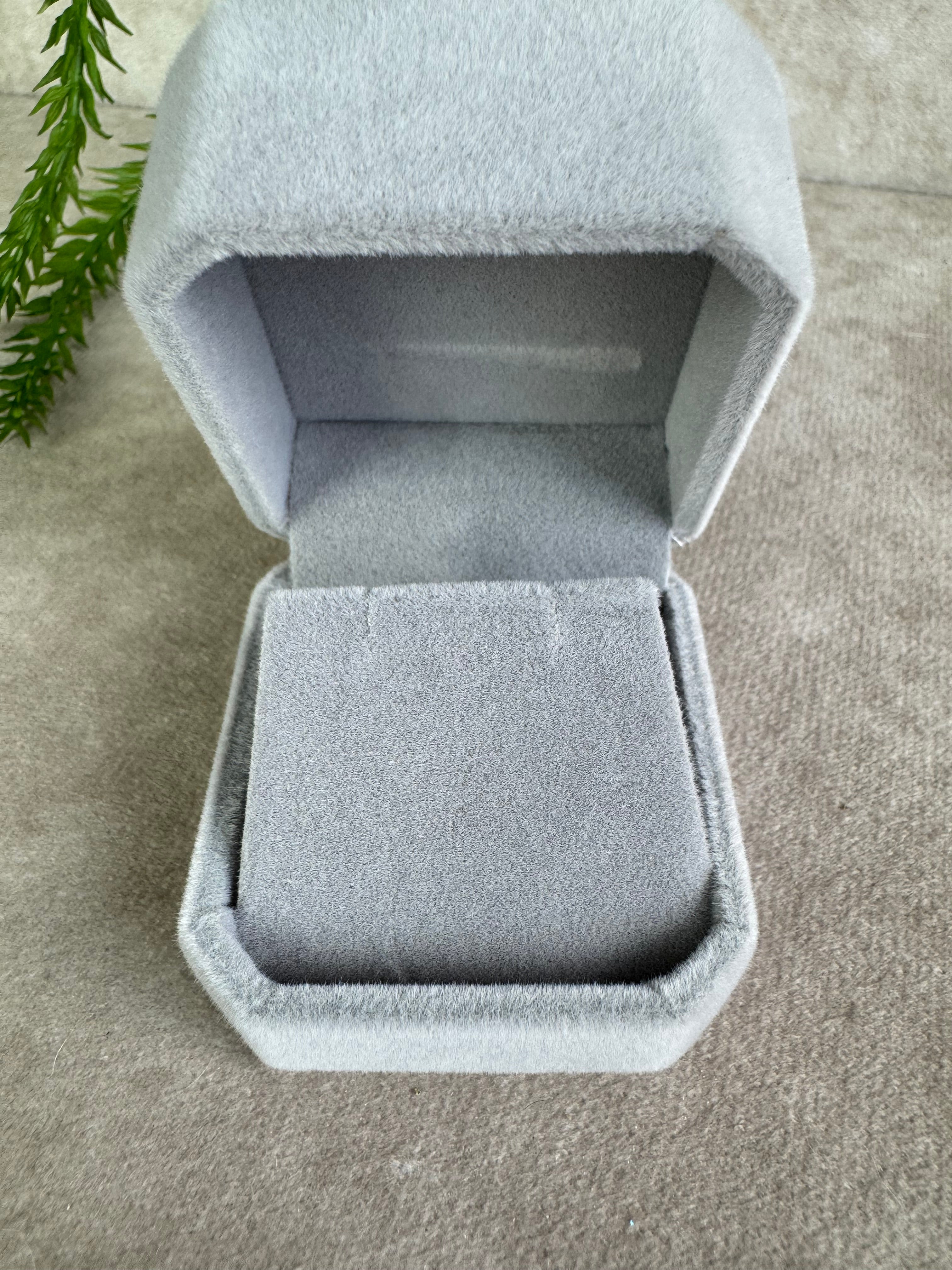 Oorbellen doosje grijs