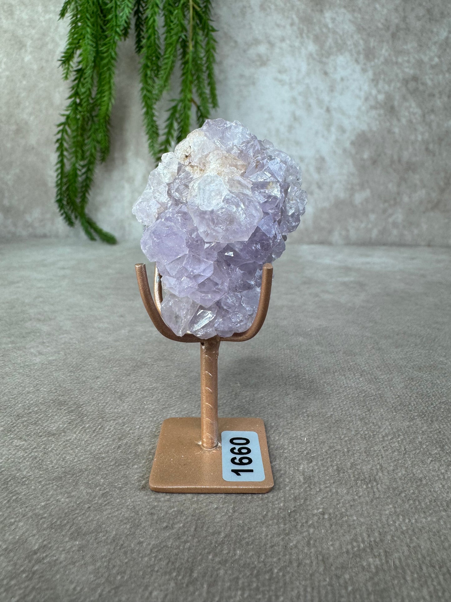 Roze amethist cluster op standaard #1660