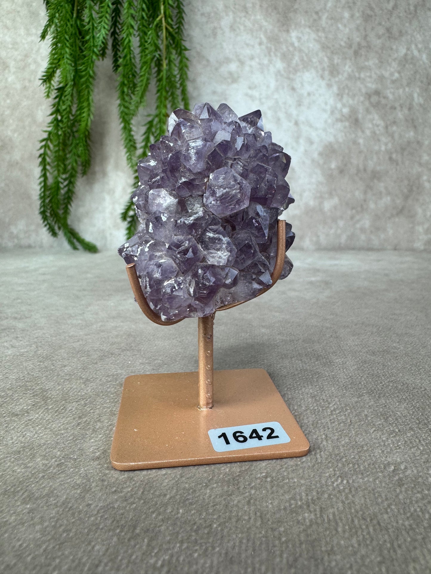 Roze amethist cluster op standaard #1642