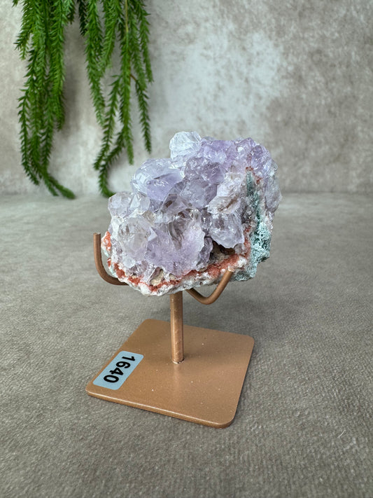 Roze amethist cluster op standaard #1640