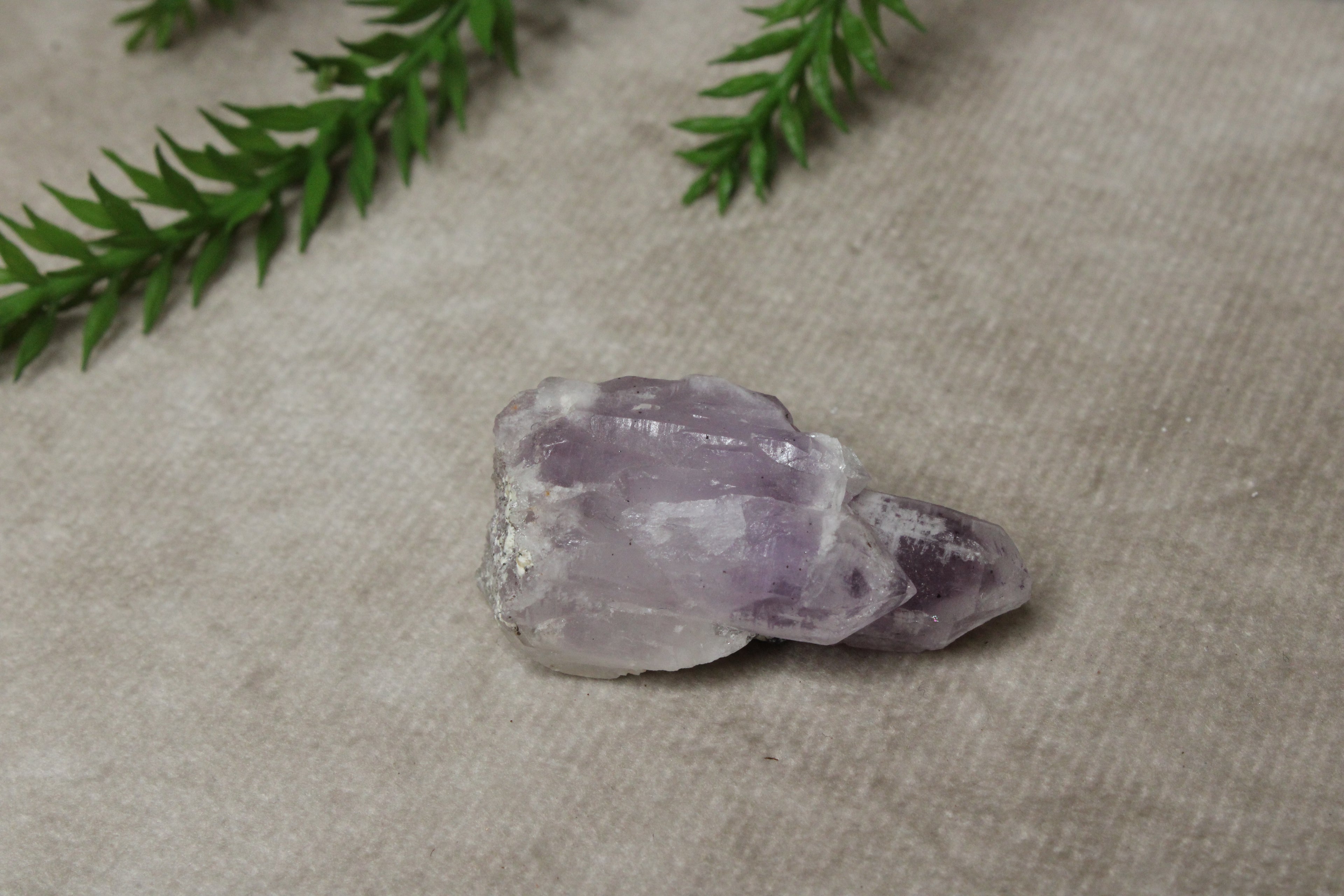 Skeleton amethist cluster