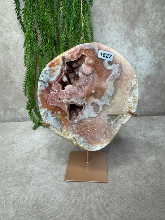 Roze amethist op standaard #1627