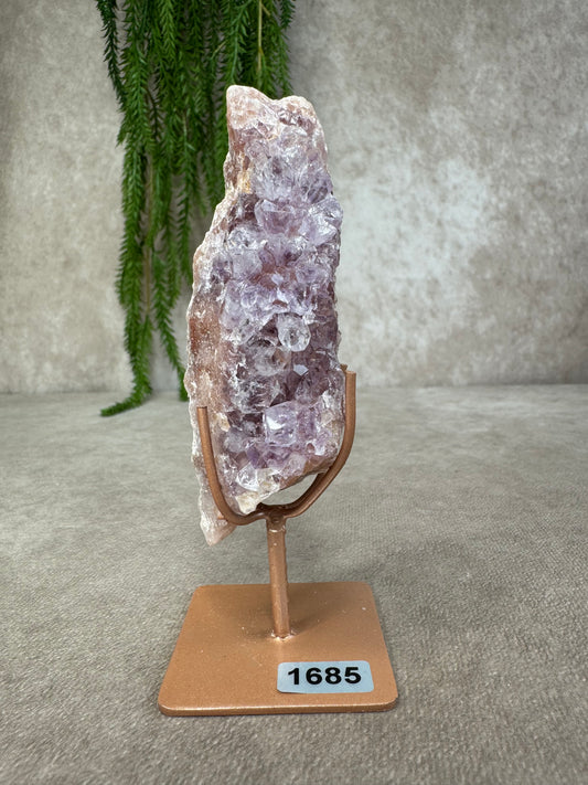 Roze amethist op standaard #1685