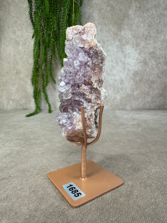 Roze amethist op standaard #1685