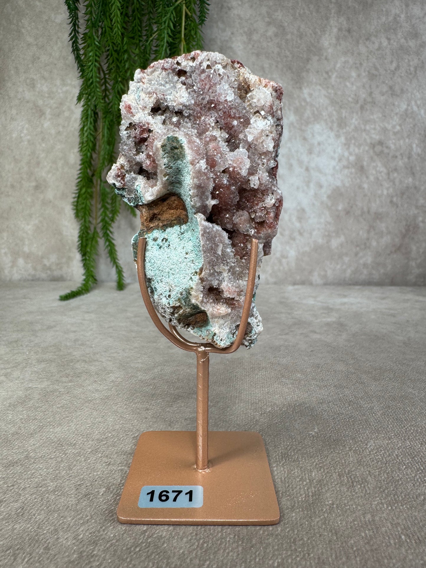 Roze amethist op standaard #1671