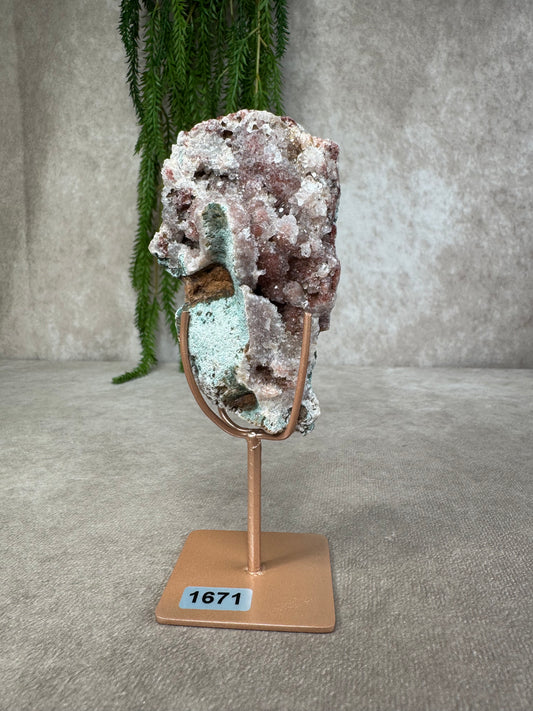 Roze amethist op standaard #1671