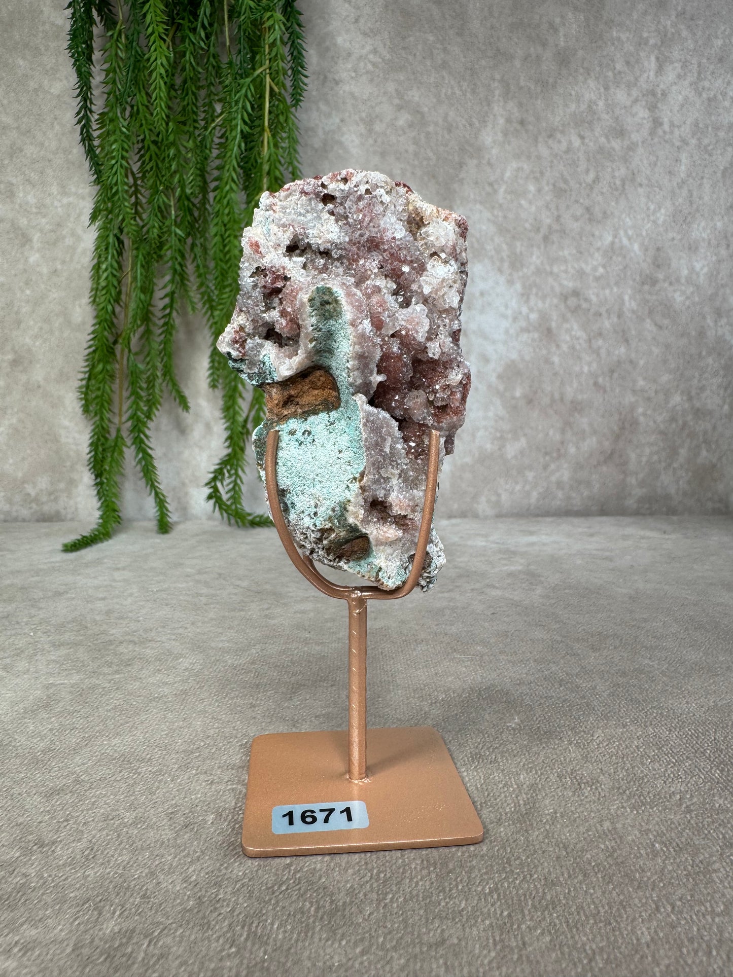 Roze amethist op standaard #1671