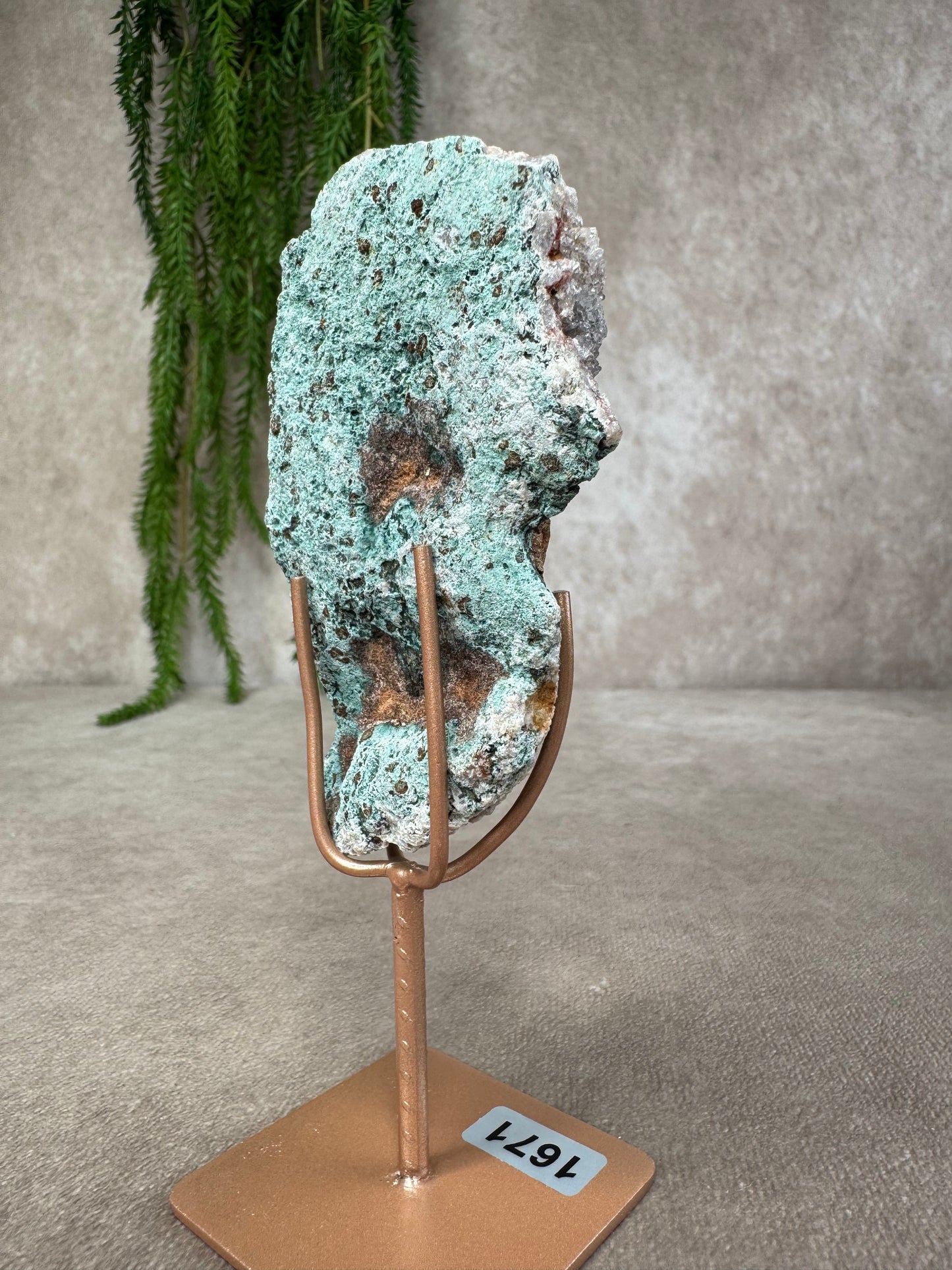 Roze amethist op standaard #1671