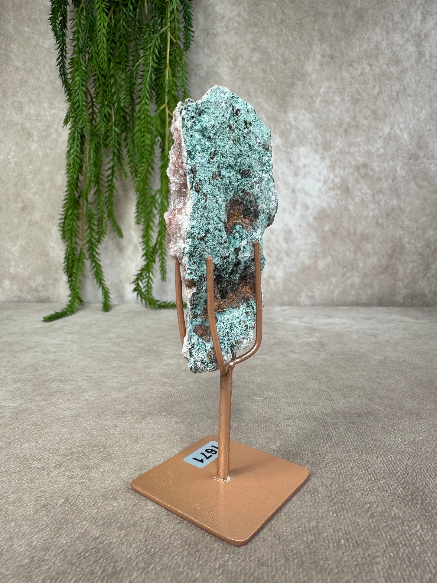 Roze amethist op standaard #1671