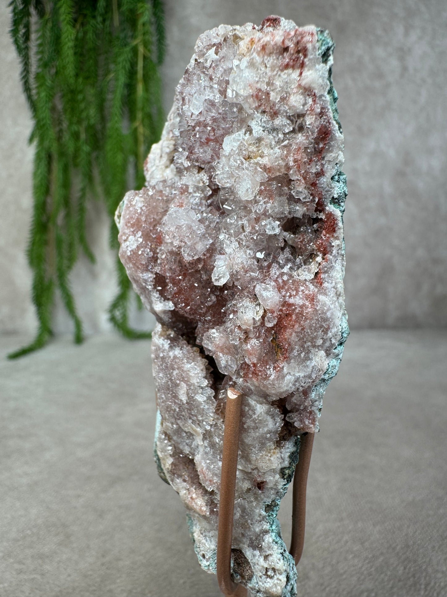 Roze amethist op standaard #1671