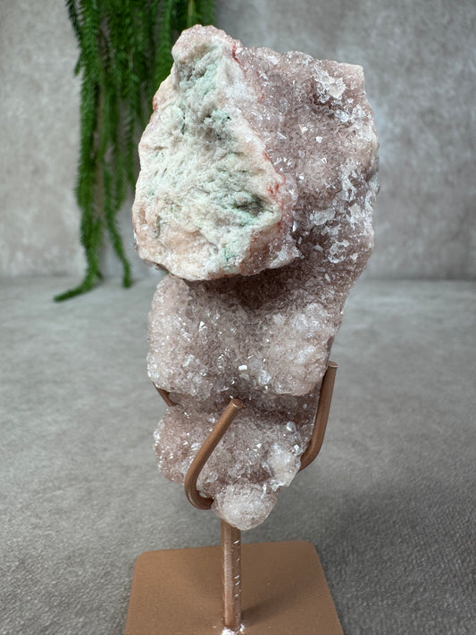 Roze amethist op standaard #1673