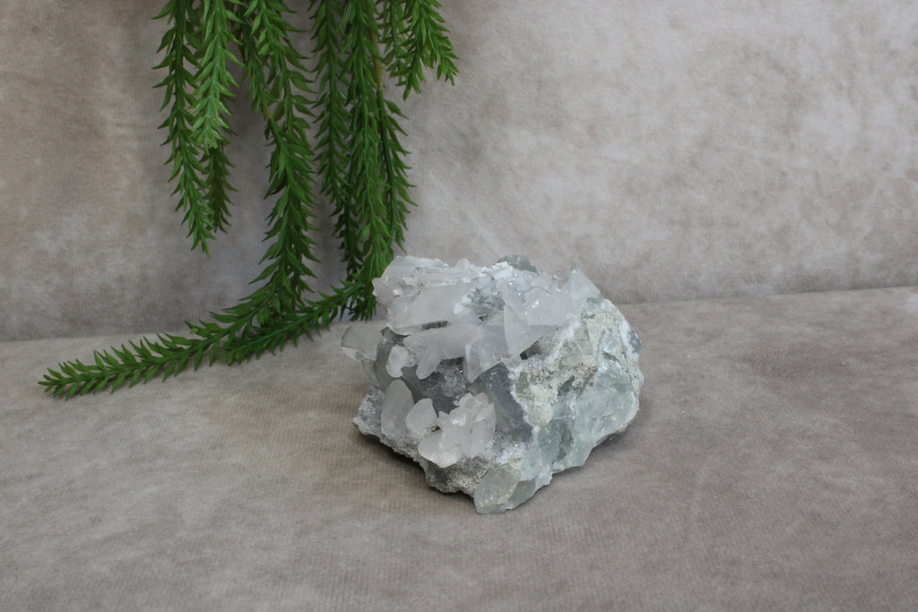 Fluoriet met calciet cluster
