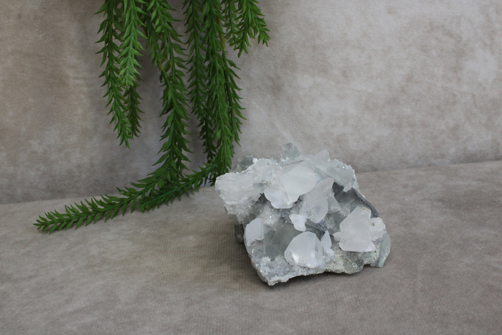Fluoriet met calciet cluster