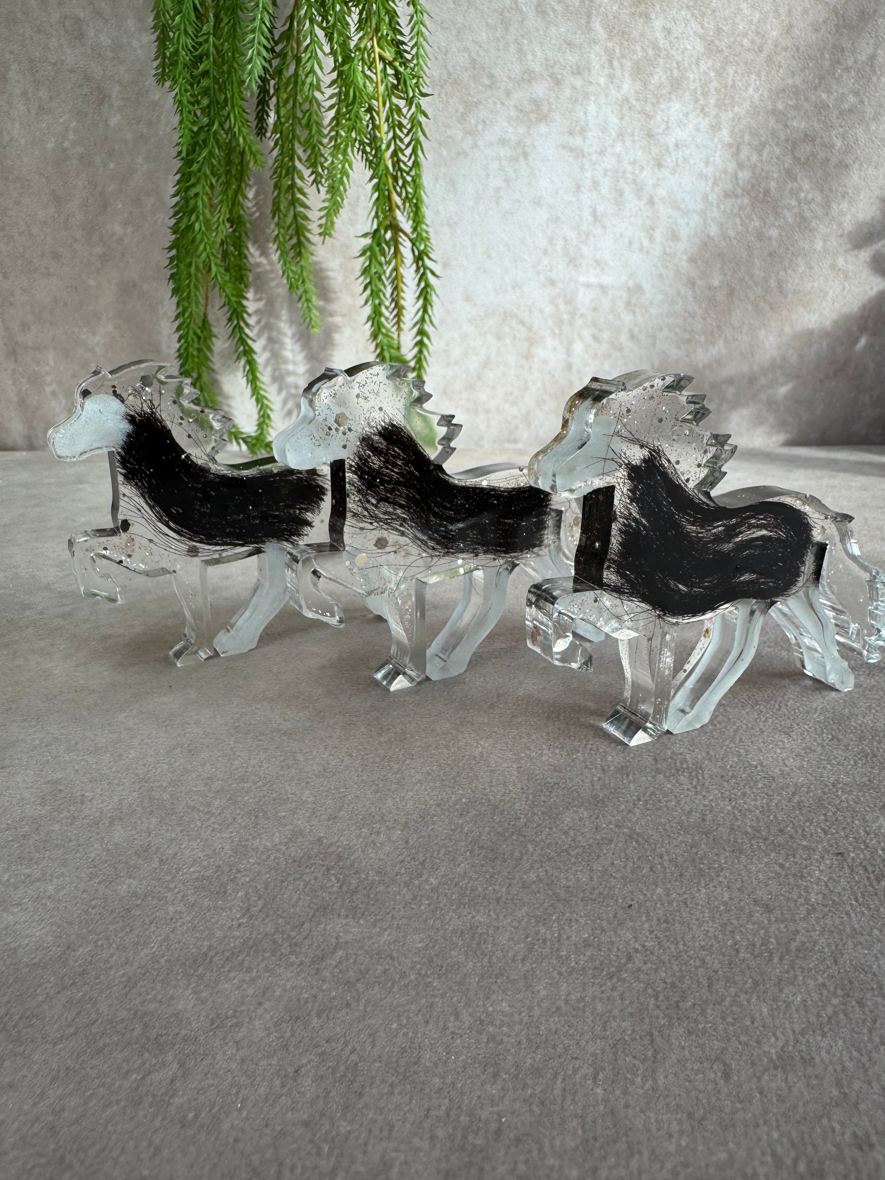 Epoxy paarden beeldje 3 maten