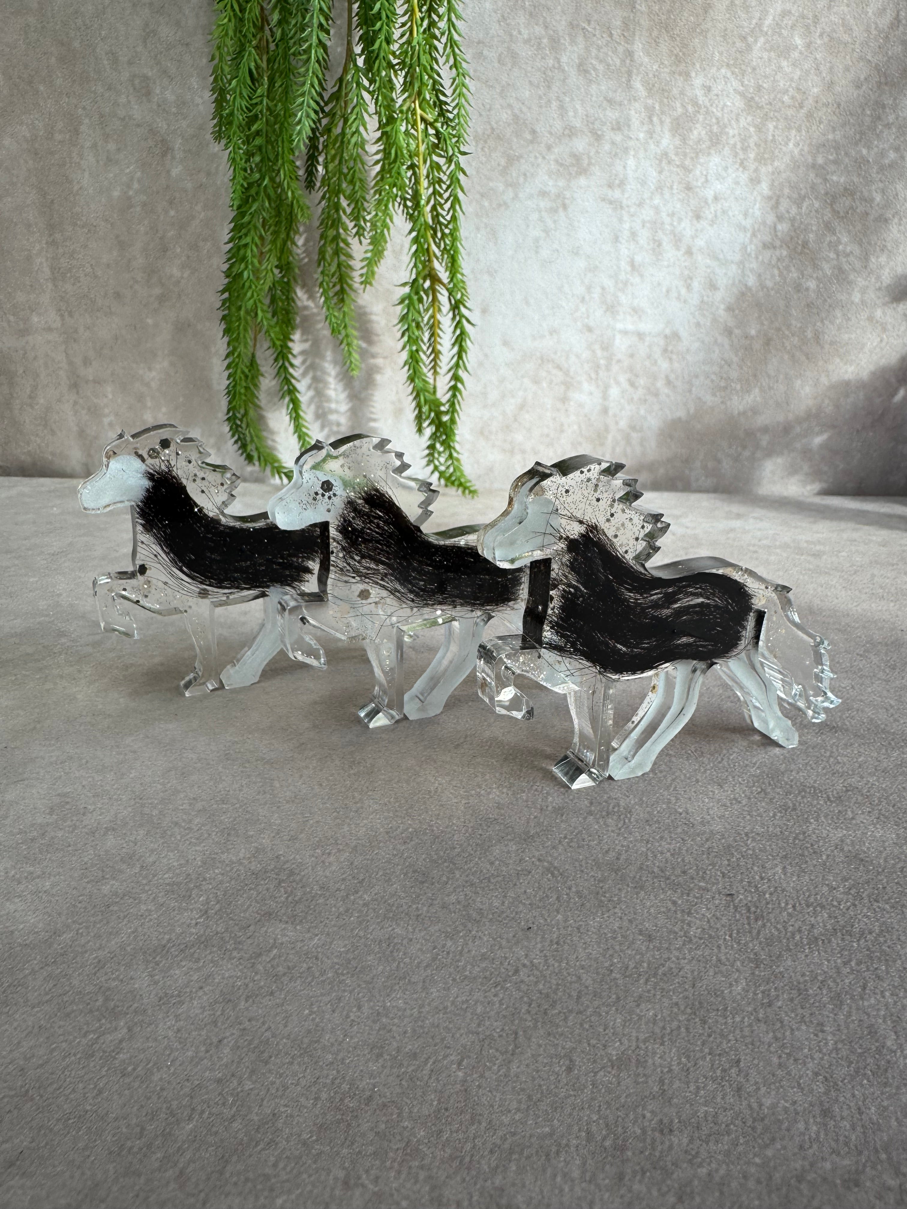 Epoxy paarden beeldje 3 maten