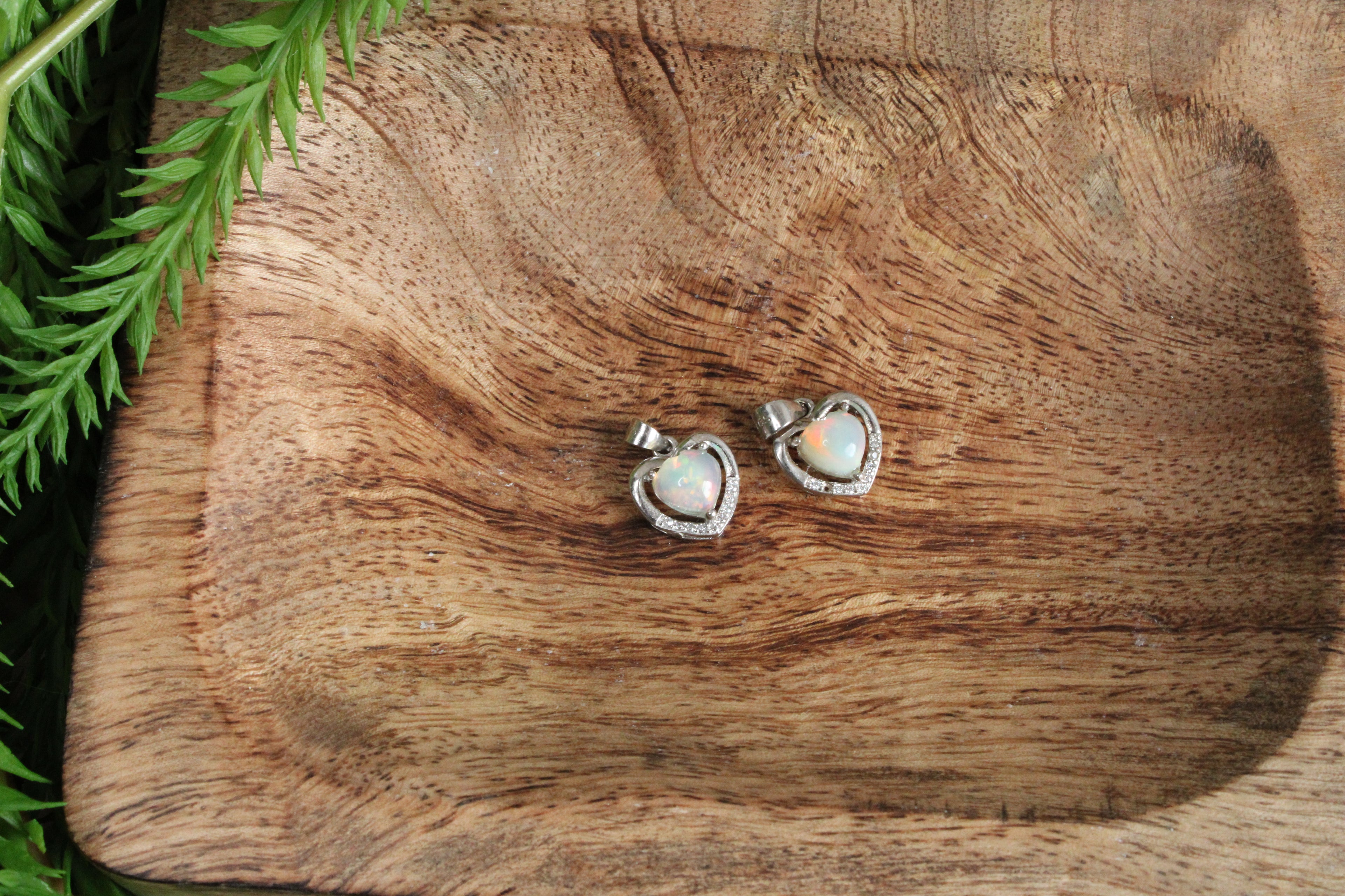 Opaal hanger hartje of ster