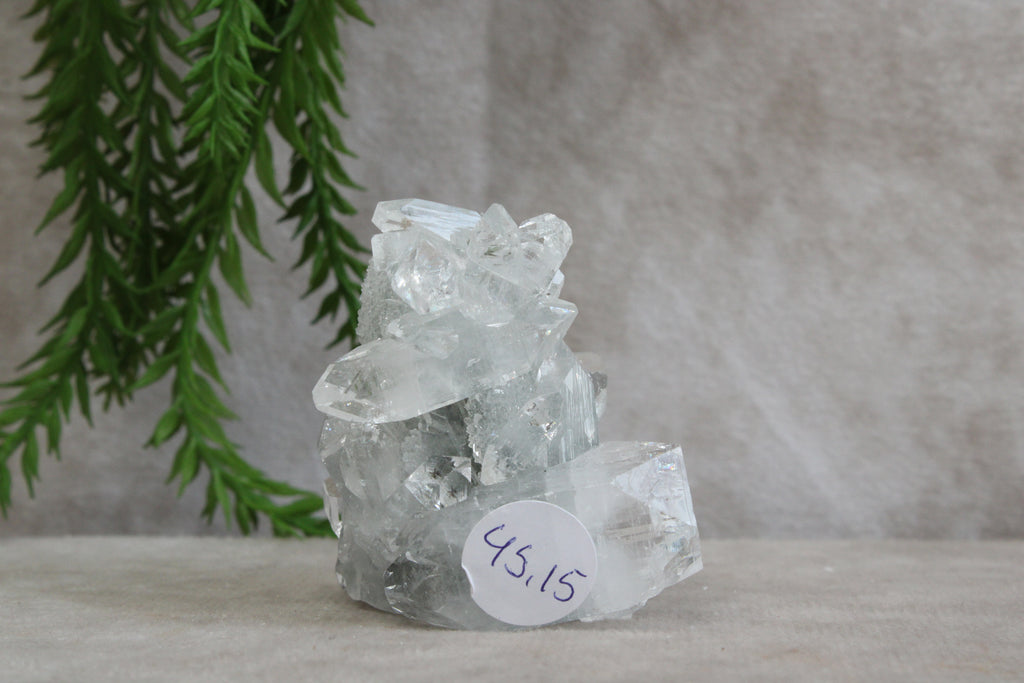 Cluster van blauwe chalcedoon, kwarts en apofylliet #99