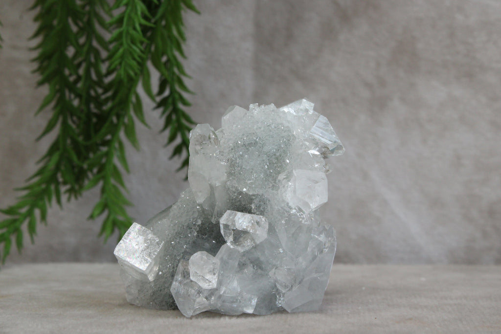 Cluster van blauwe chalcedoon, kwarts en apofylliet #99