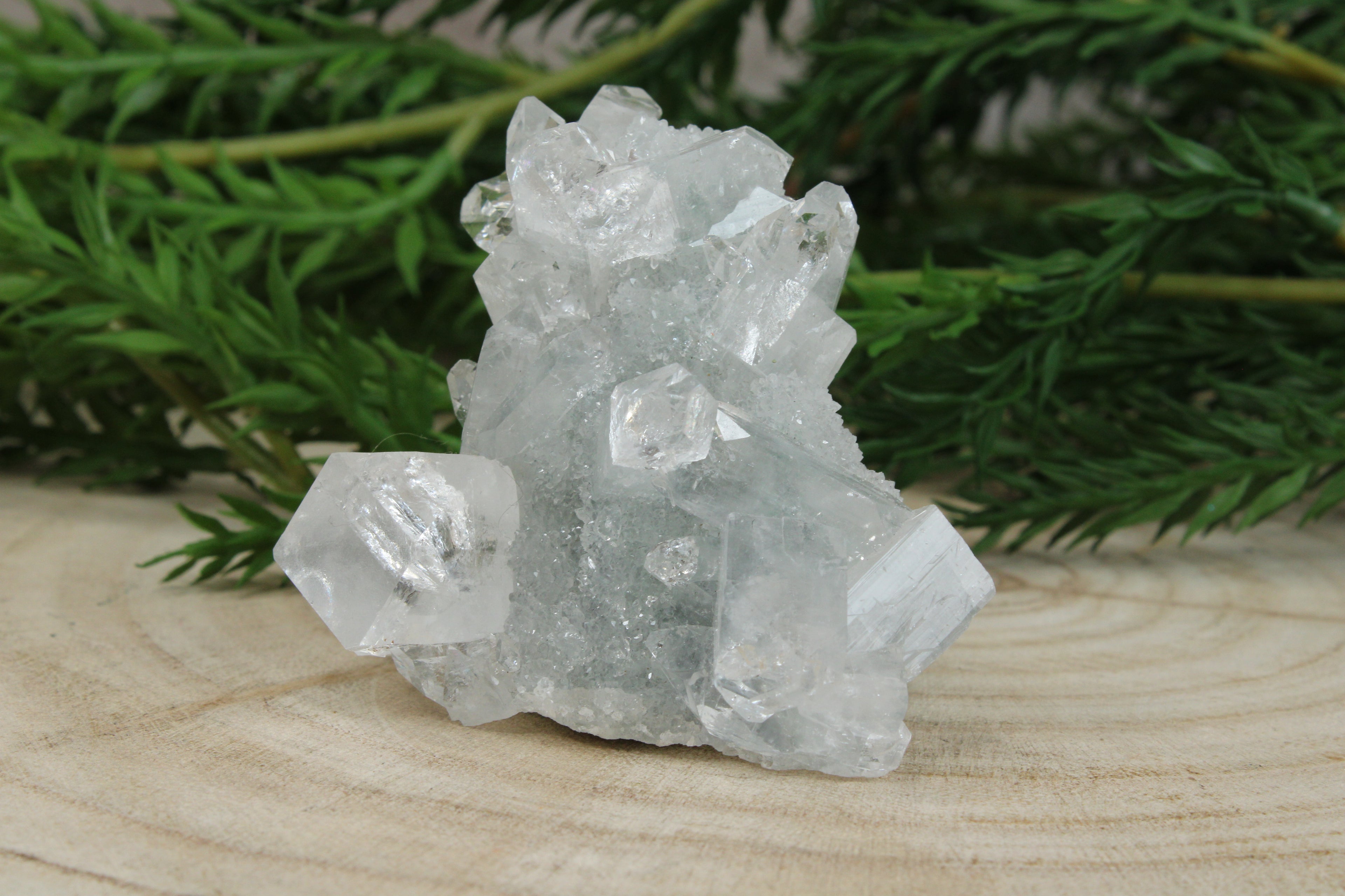Cluster van blauwe chalcedoon, kwarts en apofylliet #99
