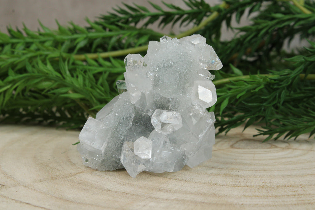 Cluster van blauwe chalcedoon, kwarts en apofylliet #99