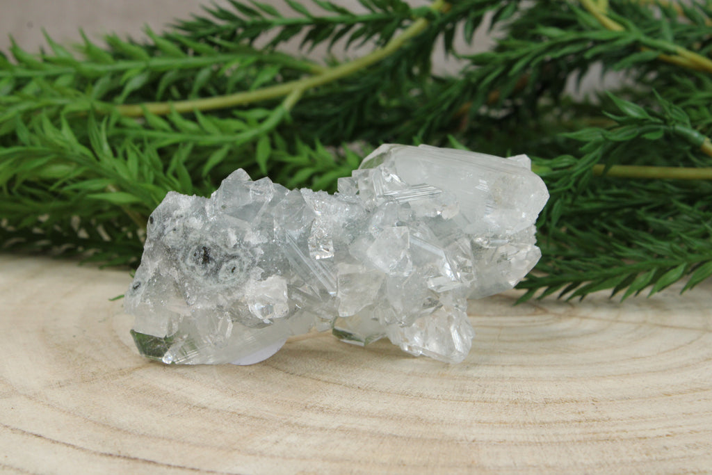 Cluster van blauwe chalcedoon, kwarts en apofylliet #100