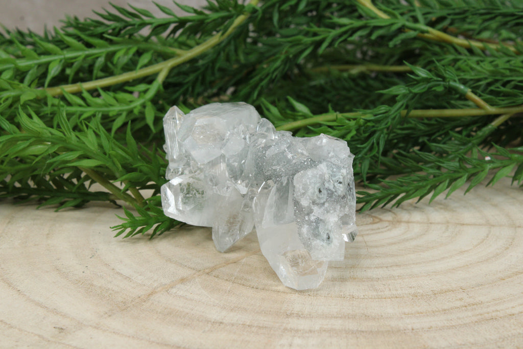 Cluster van blauwe chalcedoon, kwarts en apofylliet #100