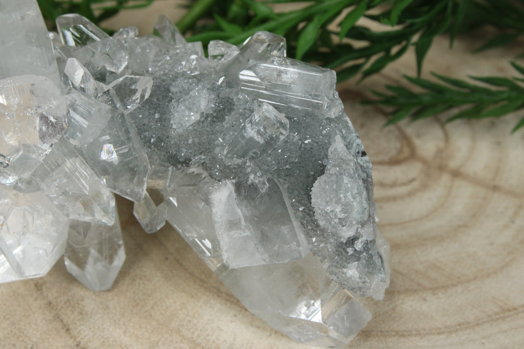 Cluster van blauwe chalcedoon, kwarts en apofylliet #100