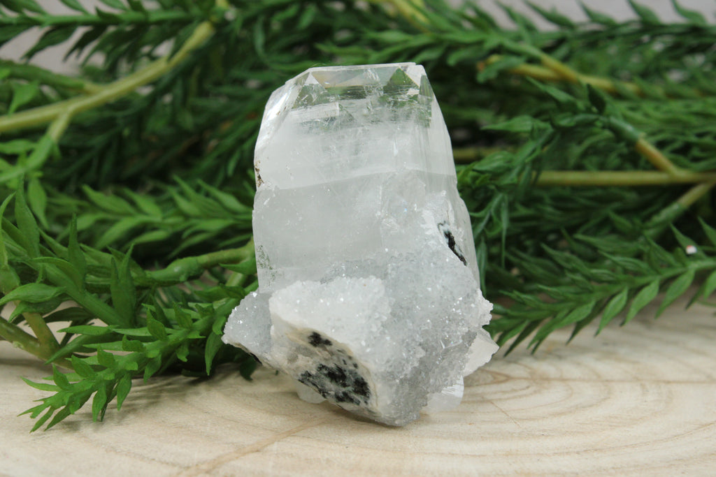 Cluster van blauwe chalcedoon, kwarts en apofylliet #1