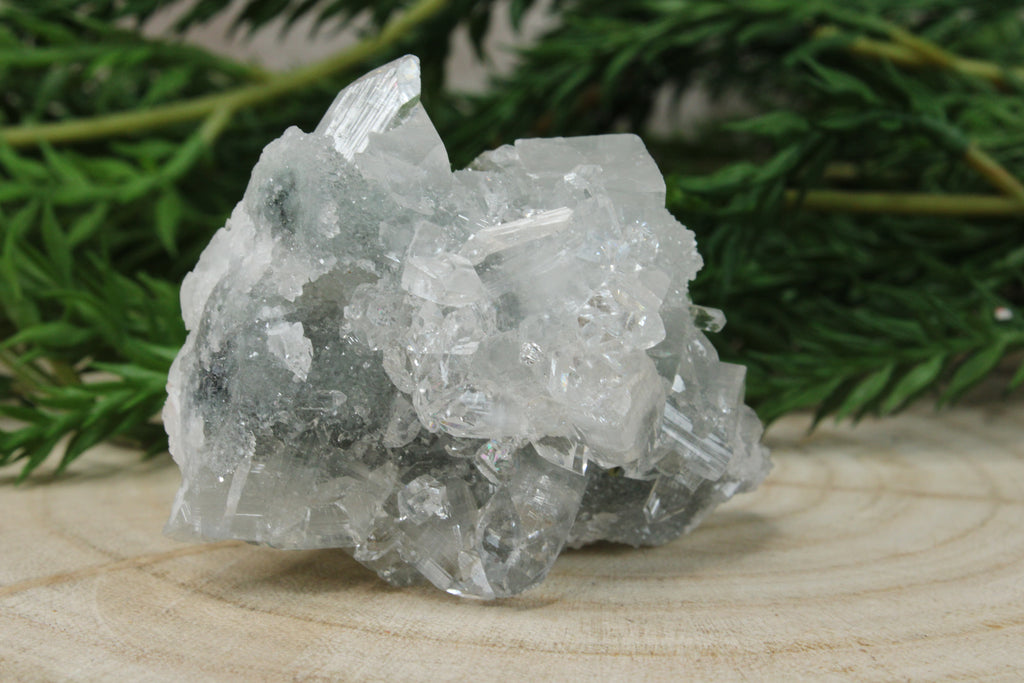 Cluster van blauwe chalcedoon, kwarts en apofylliet #2