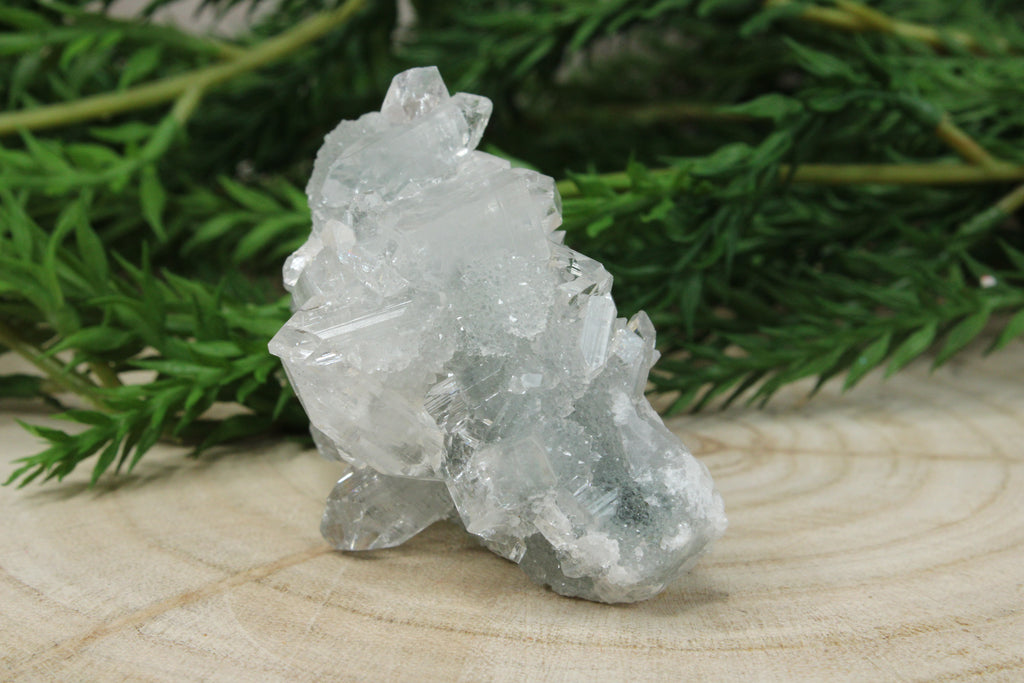 Cluster van blauwe chalcedoon, kwarts en apofylliet #2