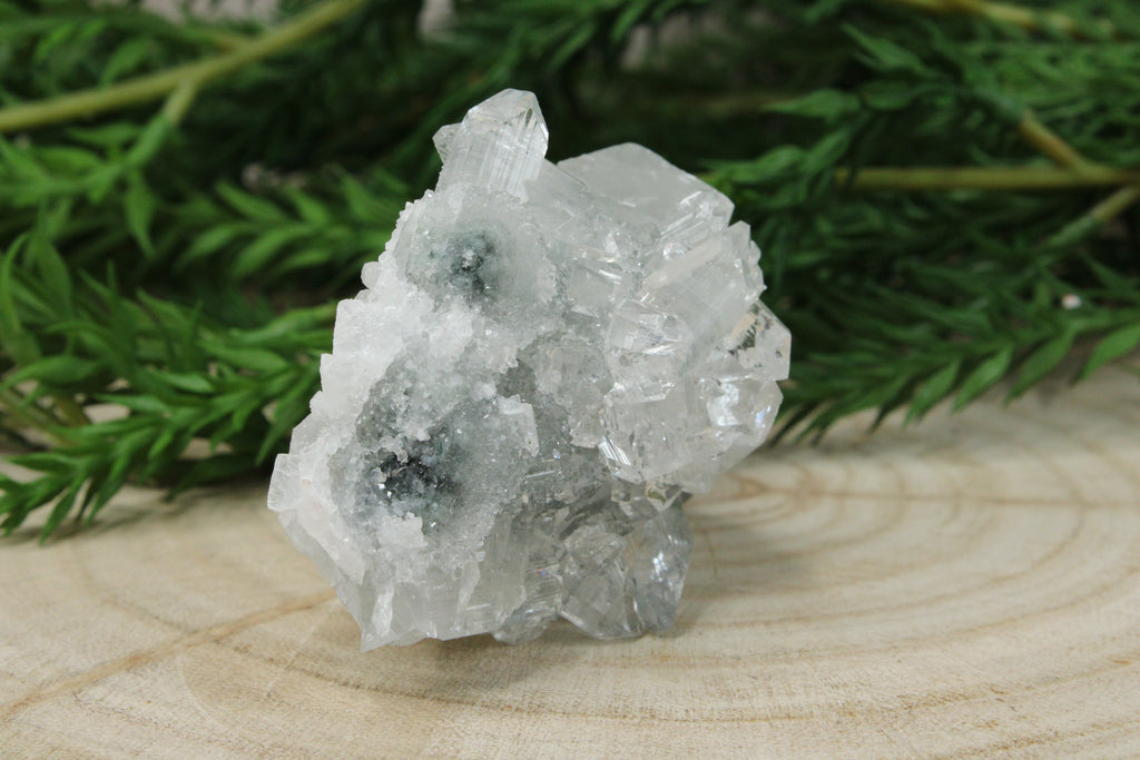 Cluster van blauwe chalcedoon, kwarts en apofylliet #2