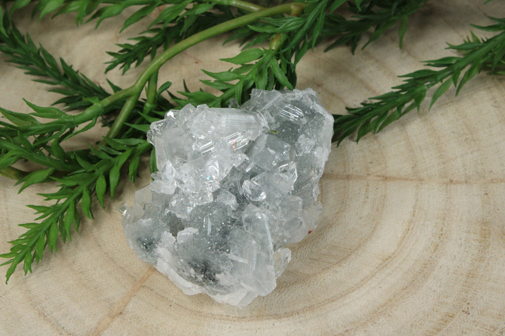 Cluster van blauwe chalcedoon, kwarts en apofylliet #2