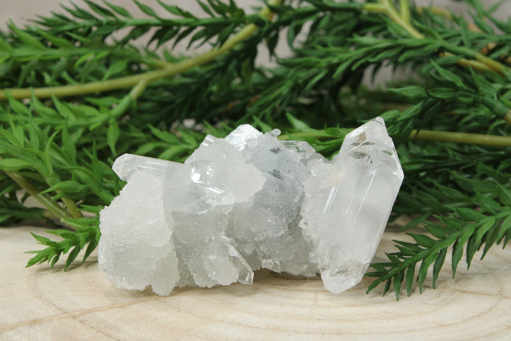Cluster van blauwe chalcedoon, kwarts en apofylliet #3