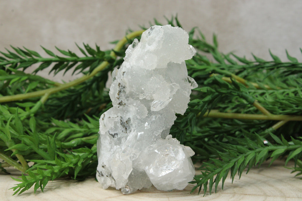 Cluster van blauwe chalcedoon, kwarts en apofylliet #3