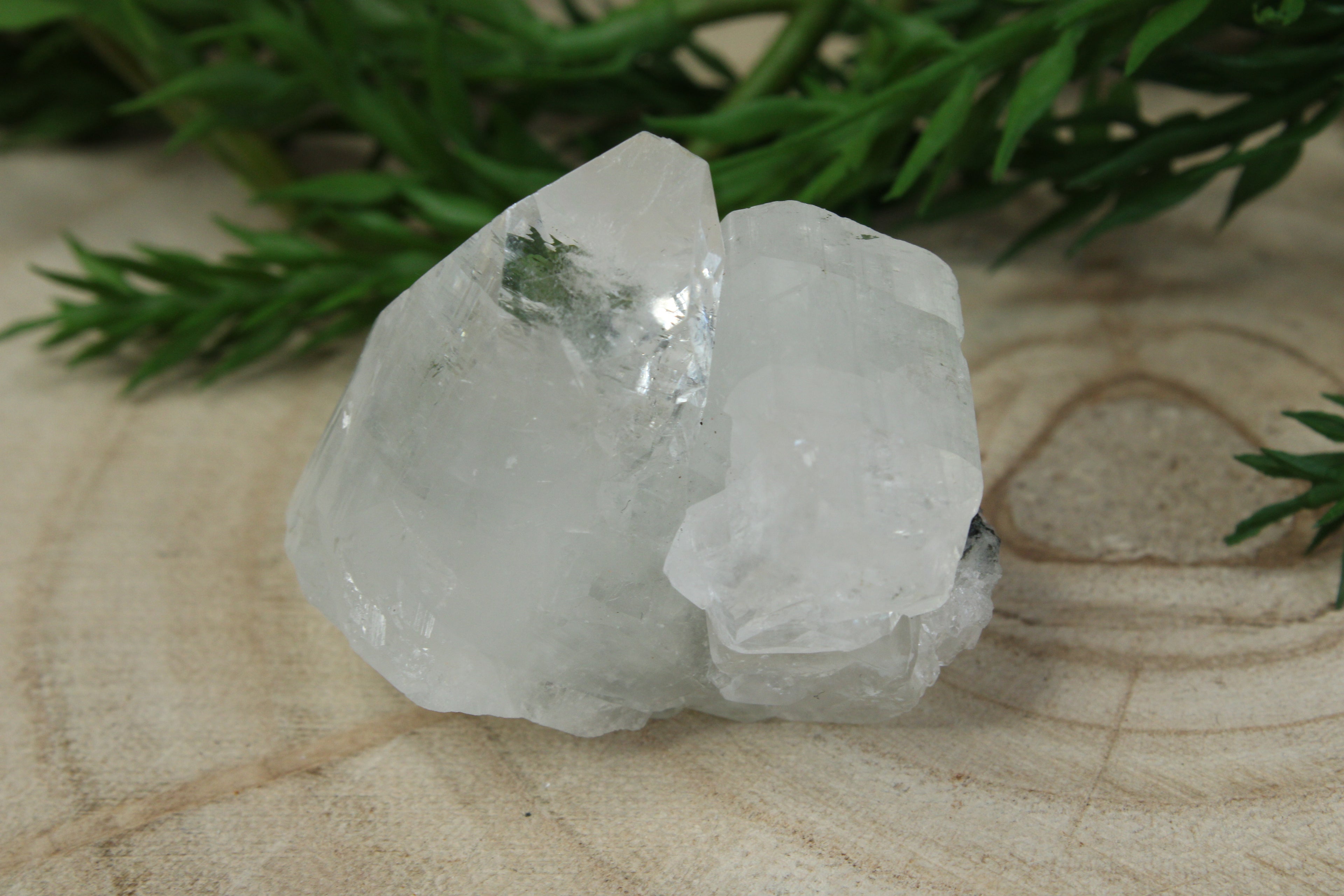Cluster van blauwe chalcedoon, kwarts en apofylliet #4